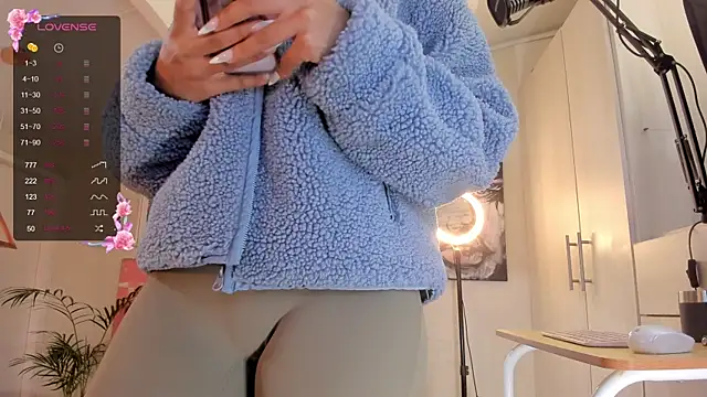 Snapshot of catalinasaiz chatting on 7, 3, 2025 catalinasaiz online show from 7, 3, 2025