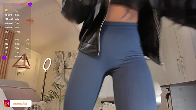 Snapshot of catalinasaiz chatting on 14, 11, 2025 catalinasaiz online show from 14, 11, 2025