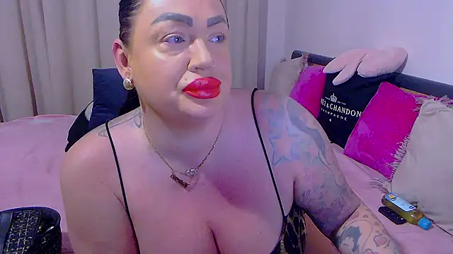 BustyVicky online show from 15, 3, 2026