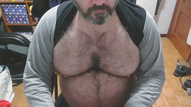 Snapshot of mikeyhotbear chatting on 7, 1, 2025 mikeyhotbear online show from 7, 1, 2025