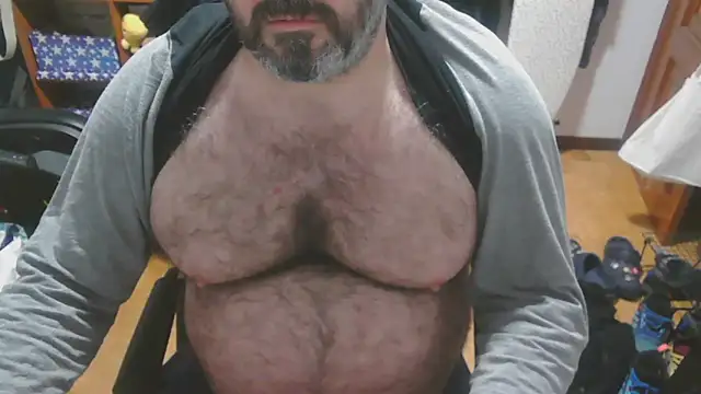 Snapshot of mikeyhotbear chatting on 13, 1, 2025 mikeyhotbear online show from 13, 1, 2025