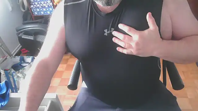 Snapshot of mikeyhotbear chatting on 13, 1, 2025 mikeyhotbear online show from 13, 1, 2025