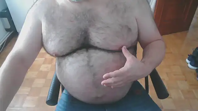 Snapshot of mikeyhotbear chatting on 21, 10, 2025 mikeyhotbear online show from 21, 10, 2025