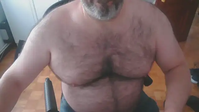 Snapshot of mikeyhotbear chatting on 29, 10, 2025 mikeyhotbear online show from 29, 10, 2025