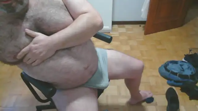 Snapshot of mikeyhotbear chatting on 30, 10, 2025 mikeyhotbear online show from 30, 10, 2025