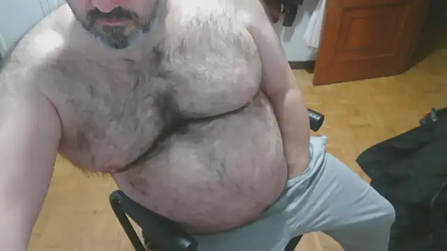 Snapshot of mikeyhotbear chatting on 20, 11, 2025 mikeyhotbear online show from 20, 11, 2025