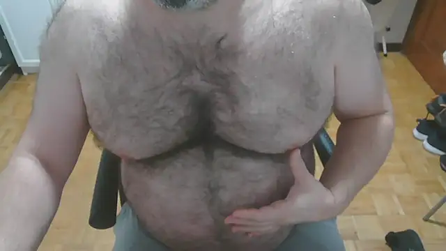 Snapshot of mikeyhotbear chatting on 21, 11, 2025 mikeyhotbear online show from 21, 11, 2025