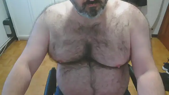 Snapshot of mikeyhotbear chatting on 24, 11, 2025 mikeyhotbear online show from 24, 11, 2025