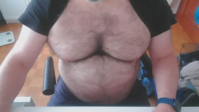 mikeyhotbear online show from 25, 5, 2026