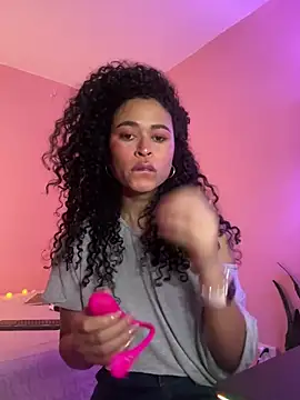 Snapshot of GabriSaenz chatting on 12, 12, 2024 GabriSaenz online show from 12, 12, 2024