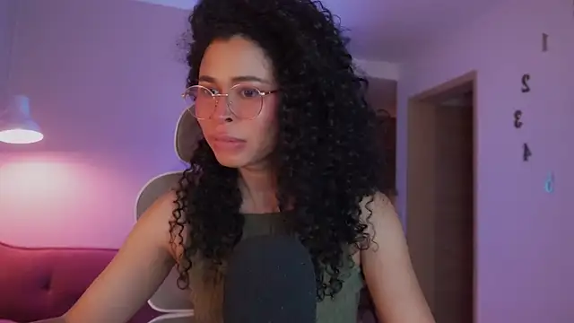 Snapshot of GabriSaenz chatting on 31, 1, 2025 GabriSaenz online show from 31, 1, 2025