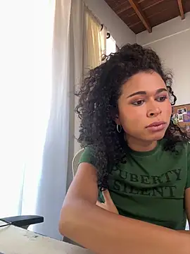 Snapshot of GabriSaenz chatting on 18, 11, 2025 GabriSaenz online show from 18, 11, 2025