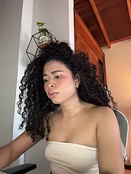 Snapshot of GabriSaenz chatting on 5, 2, 2026 GabriSaenz online show from 5, 2, 2026