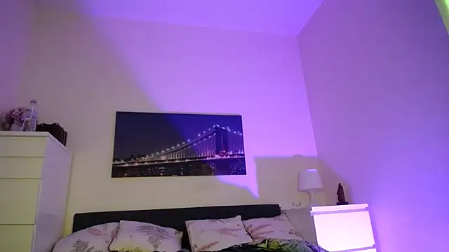 Tinkerbell822 online show from 9, 2, 2025