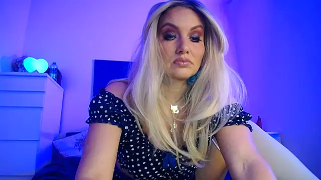 Tinkerbell822 online show from 16, 2, 2025