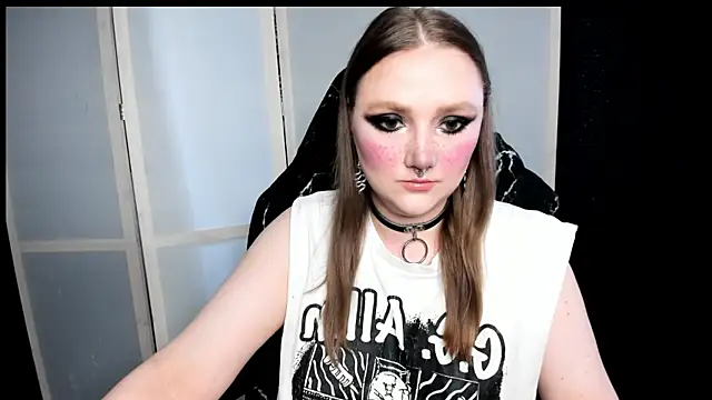 Snapshot of YourDyingBride chatting on 4, 7, 2026 YourDyingBride online show from 4, 7, 2026