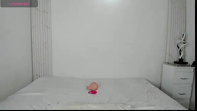 Snapshot of dollpamela chatting on 20, 10, 2025 dollpamela online show from 20, 10, 2025