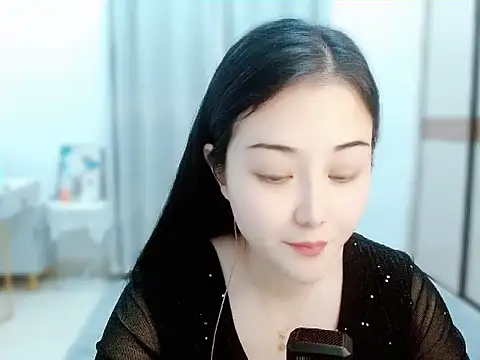 Snapshot of Angel-C chatting on 4, 3, 2025 Angel-C online show from 4, 3, 2025