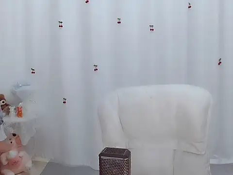 Snapshot of Angel-C chatting on 12, 9, 2025 Angel-C online show from 12, 9, 2025