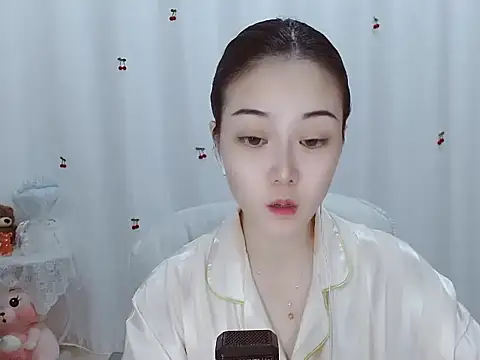 Snapshot of Angel-C chatting on 6, 10, 2025 Angel-C online show from 6, 10, 2025