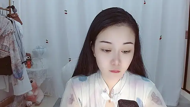 Snapshot of Angel-C chatting on 5, 11, 2025 Angel-C online show from 5, 11, 2025