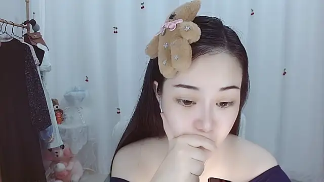 Snapshot of Angel-C chatting on 9, 11, 2025 Angel-C online show from 9, 11, 2025