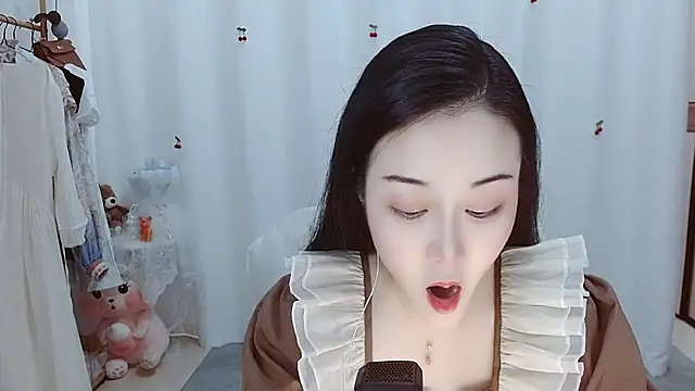 Snapshot of Angel-C chatting on 21, 11, 2025 Angel-C online show from 21, 11, 2025