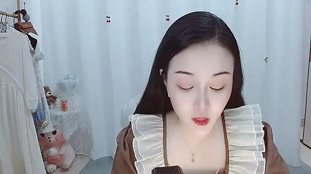 Snapshot of Angel-C chatting on 28, 11, 2025 Angel-C online show from 28, 11, 2025