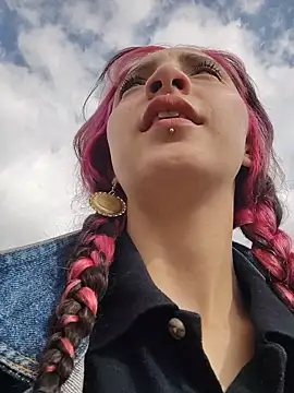  Laary online show from 19, 12, 2025