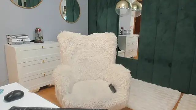 ElisaBaxter online show from 3, 2, 2026