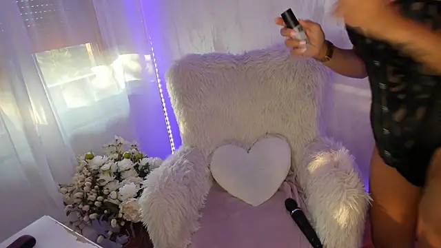 ElisaBaxter online show from 6, 7, 2026
