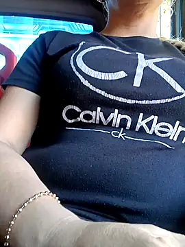 Snapshot of Nicolle_Milf chatting on 2, 2, 2025 Nicolle Milf online show from 2, 2, 2025