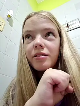 Snapshot of -veranito- chatting on 4, 2, 2025 -veranito- online show from 4, 2, 2025