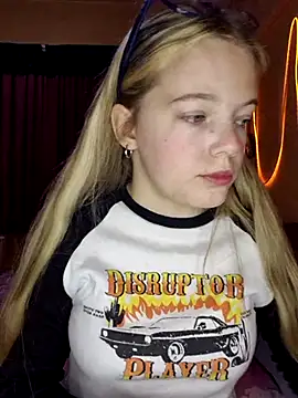 Snapshot of -veranito- chatting on 3, 3, 2025 -veranito- online show from 3, 3, 2025