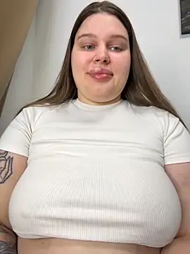 Snapshot of perfect_sweety_girl chatting on 13, 9, 2025 perfect sweety girl online show from 13, 9, 2025