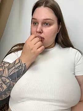 Snapshot of perfect_sweety_girl chatting on 21, 9, 2025 perfect sweety girl online show from 21, 9, 2025