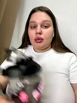 Snapshot of perfect_sweety_girl chatting on 26, 9, 2025 perfect sweety girl online show from 26, 9, 2025