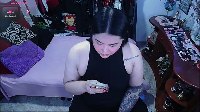 Snapshot of lufek23 chatting on 26, 11, 2025 lufek23 online show from 26, 11, 2025