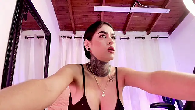 Snapshot of danna_berlin_ chatting on 4, 3, 2025 danna berlin online show from 4, 3, 2025