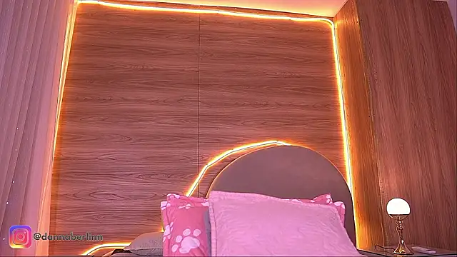 danna berlin  online show from 29, 3, 2026