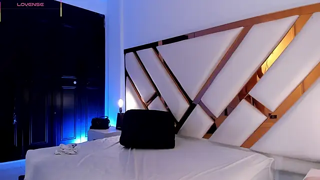 Aron cruz online show from 4, 4, 2026