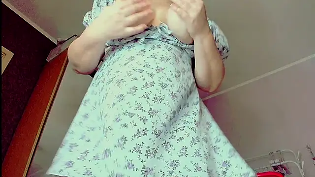 Snapshot of UrSexyMilf chatting on 19, 12, 2024 UrSexyMilf online show from 19, 12, 2024