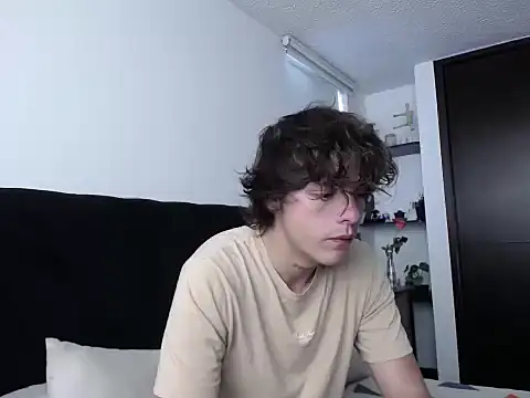 Snapshot of Santiago_kiler chatting on 11, 12, 2024 Santiago kiler online show from 11, 12, 2024