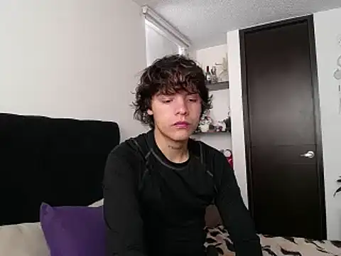 Snapshot of Santiago_kiler chatting on 11, 3, 2025 Santiago kiler online show from 11, 3, 2025