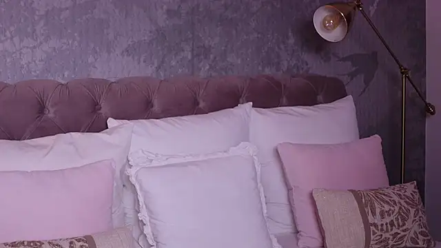 AngelaFay online show from 4, 2, 2026