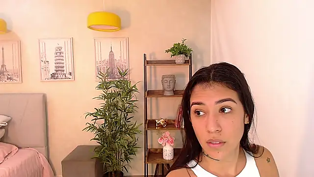 Sassy--Girl online show from 11, 2, 2025