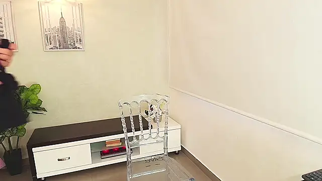 Sassy--Girl online show from 19, 9, 2025