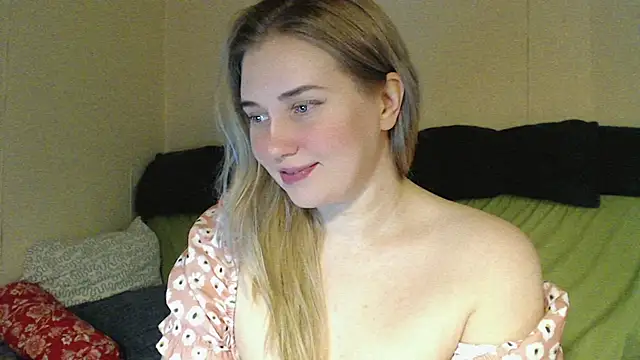 mmmPinUpGirl online show from 4, 2, 2026