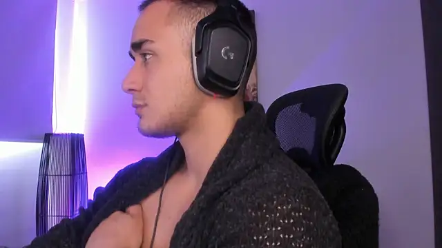 Snapshot of AlexRivera6 chatting on 24, 12, 2024 AlexRivera6 online show from 24, 12, 2024