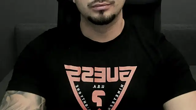 Snapshot of TonyWilcox chatting on 2, 2, 2025 TonyWilcox online show from 2, 2, 2025